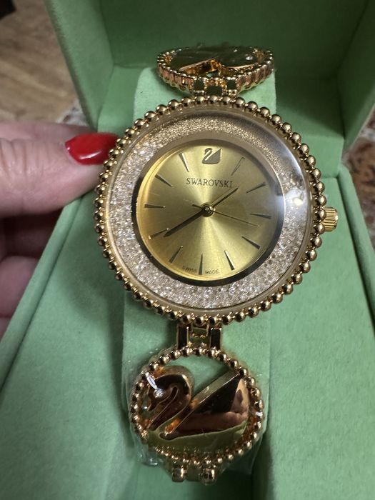 Часики женские наручные