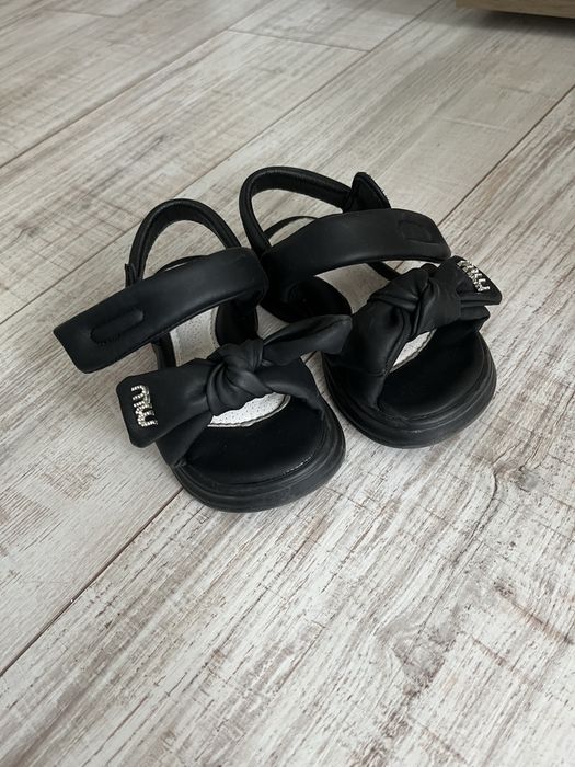 Детски черни сандали