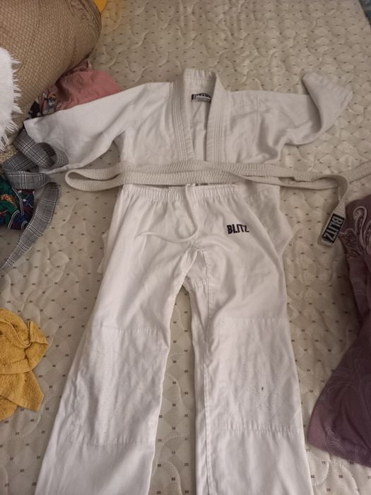 продам 3 костюм за 7000 тг