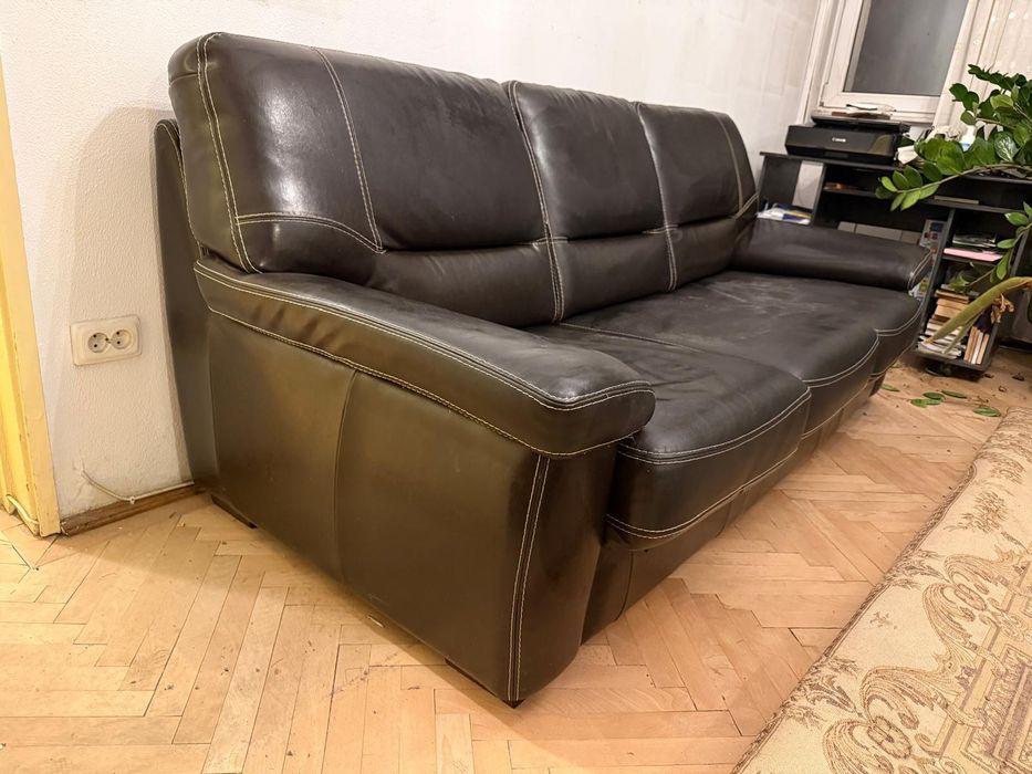 Canapea extensibila, piele naturala.