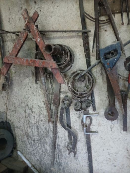 Продавам инструменти