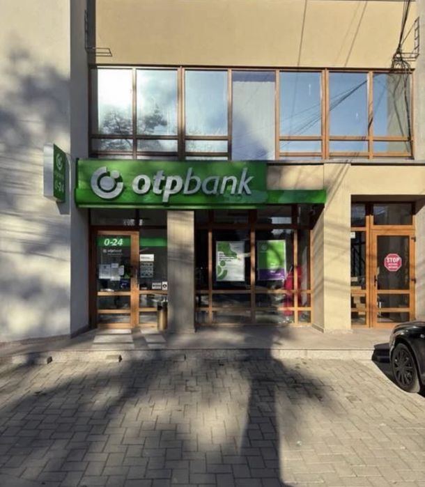 Spatiu comercial 182mp