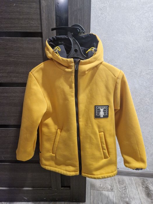 Продам куртку для мальчика