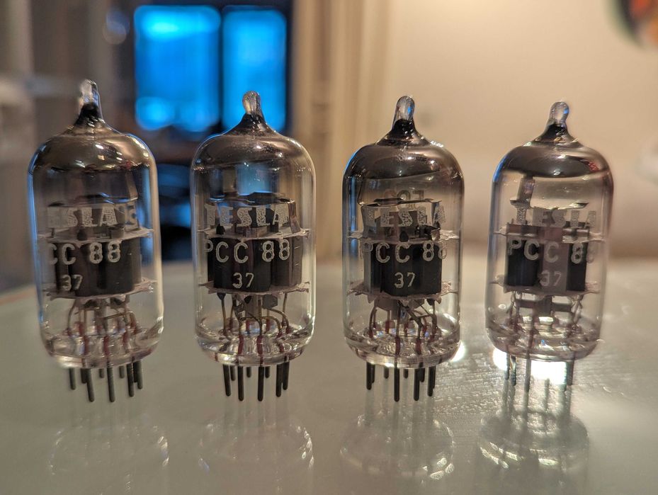 Радиолампи pcc88 Tesla