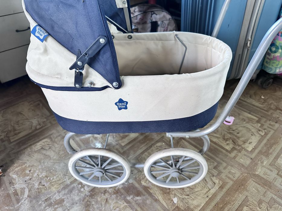 Коляска - люлька для куклы