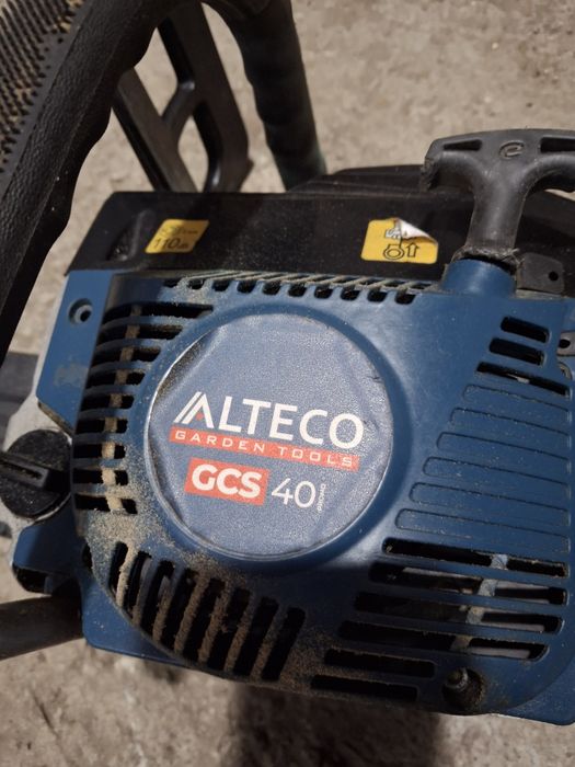 Продаю бензопилу