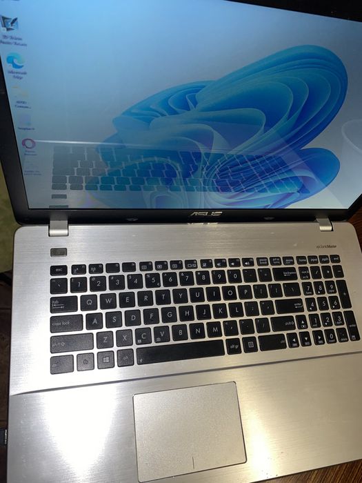 Laptop Asus SonicMaster