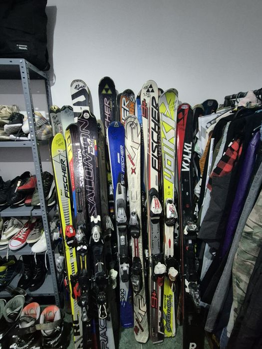 Skiuri si clapari zapda