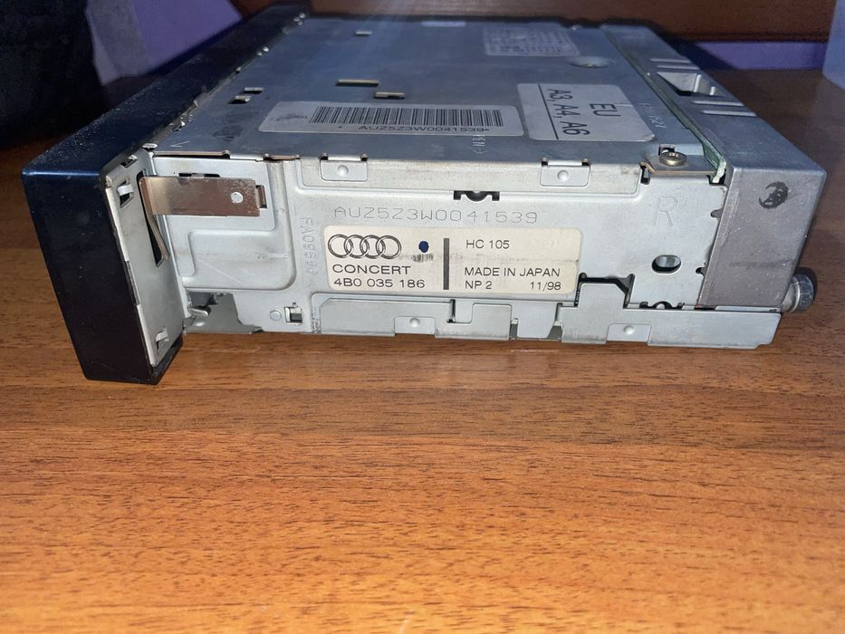 Продам автомагнитолу Audi Concert