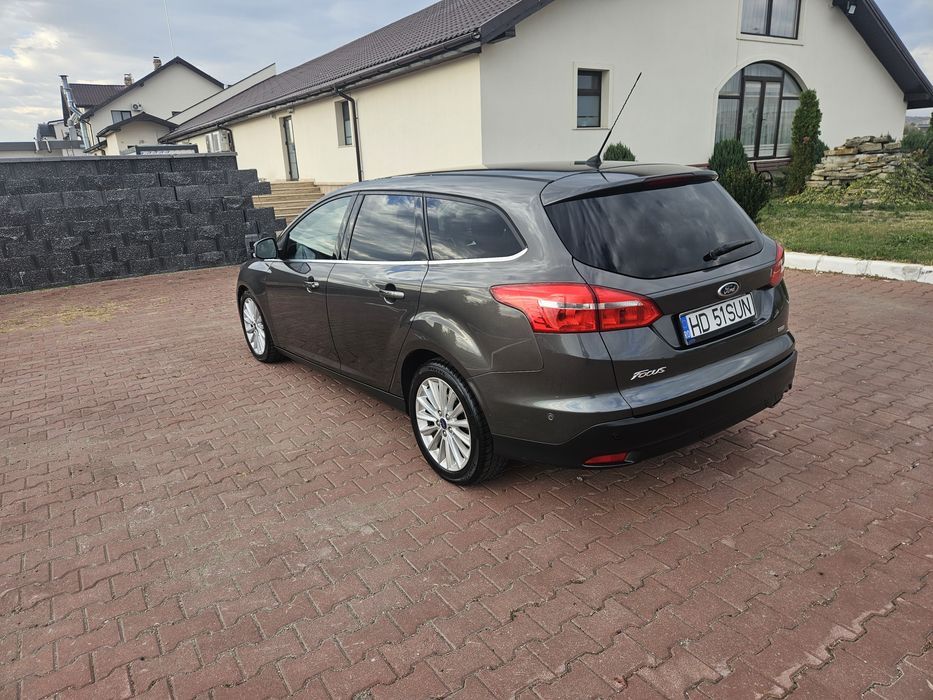 FORD Focus 2015 — imagine 5