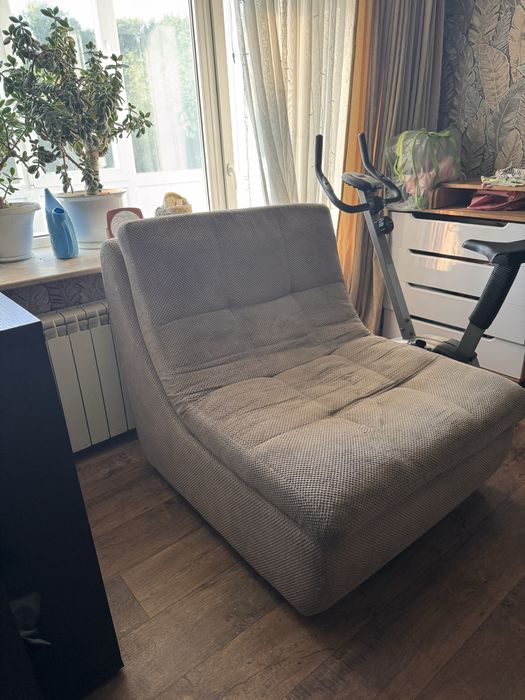 Продам кресло в зал, в хорошем состоянии