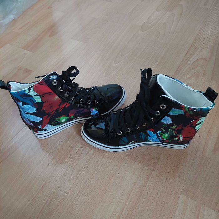 Чисто нови дамски кецове "Desun" с вътрешна платформа, Номер 39