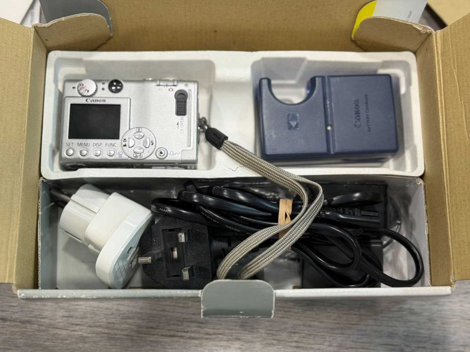 Canon Digital IXUS 500 – CCD