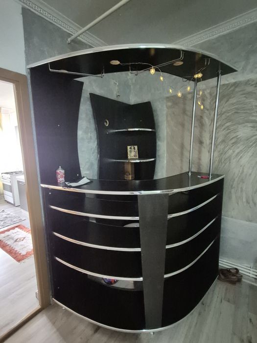 vand bar negru usor de depozitat