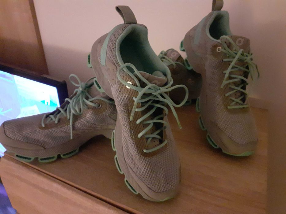 Adidas On Cloud mărimi 37.5 și 40.5