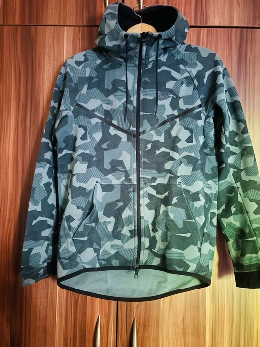 Суичер Nike Tech