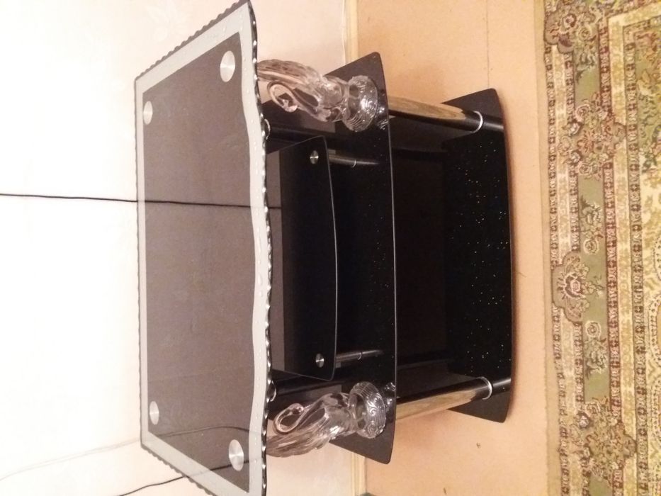 Продам подставку под телевизор.