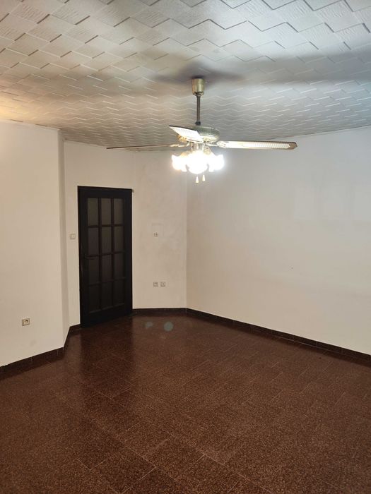 Продава се Тристаен апартамент в Асеновград - 82 кв.м за 1281 €/кв.м - Снимка #1