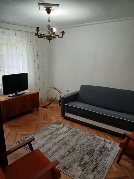 Închiriez garsonieră