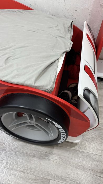 Кровать машинка отличное состояние