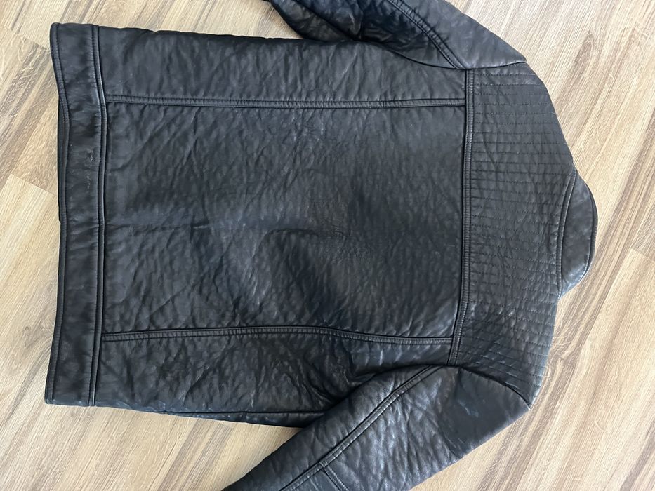 Мъжко кожено яке.