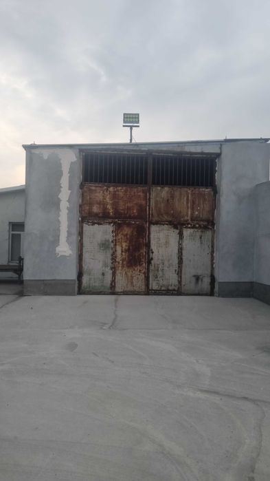 Офис хонаси ва омбор биноси ижарага берилади.