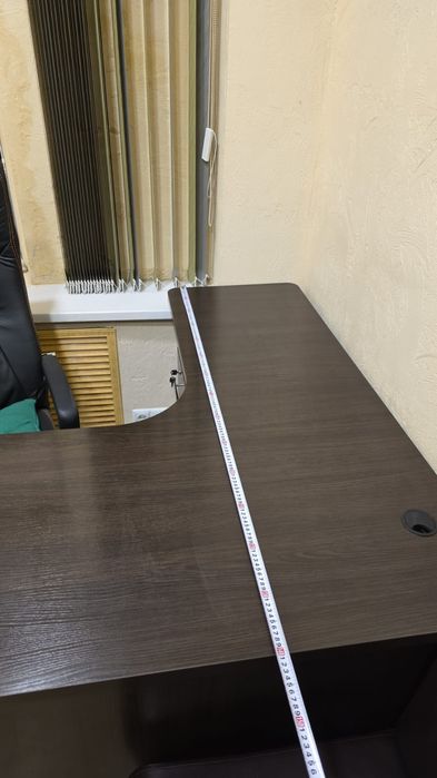 Продам стол для офиса,в хорошем состояние
