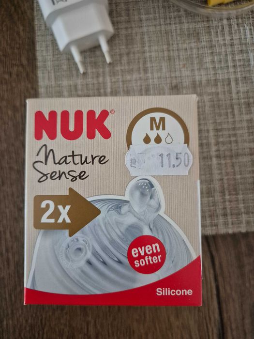 Електрическа помпа за кърма Medela Solo плюс подарък