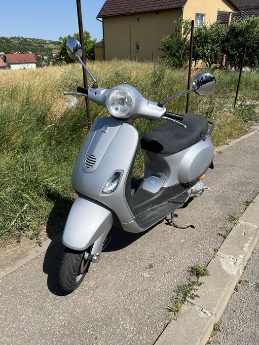 Scuter Vespa LX 50 2t