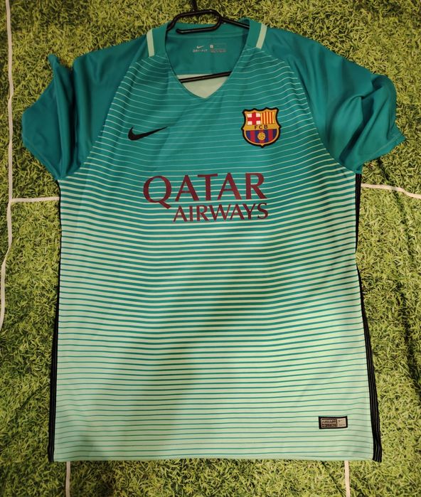 Barcelona 16/17 Third Shirt #6 Xavi, Size L