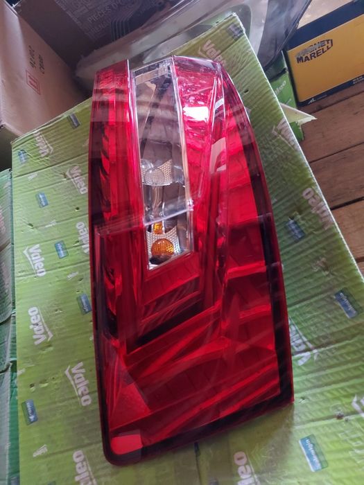 Stop Lampa stanga spate Skoda Superb an 2015 2016 2017 2018 cod 3V5945