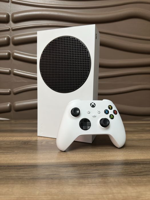 Продам консоль Xbox series S