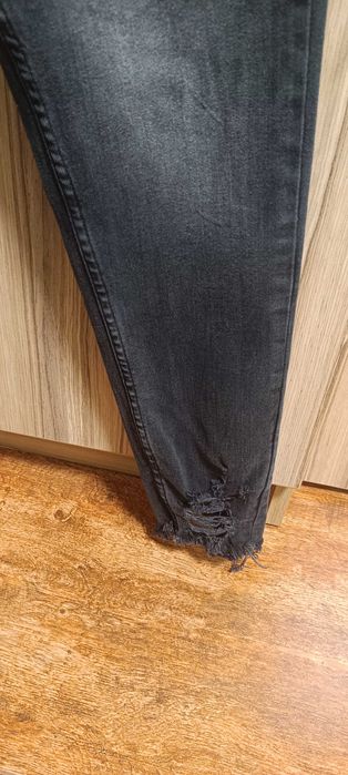 Стилни , гъзарски дънки