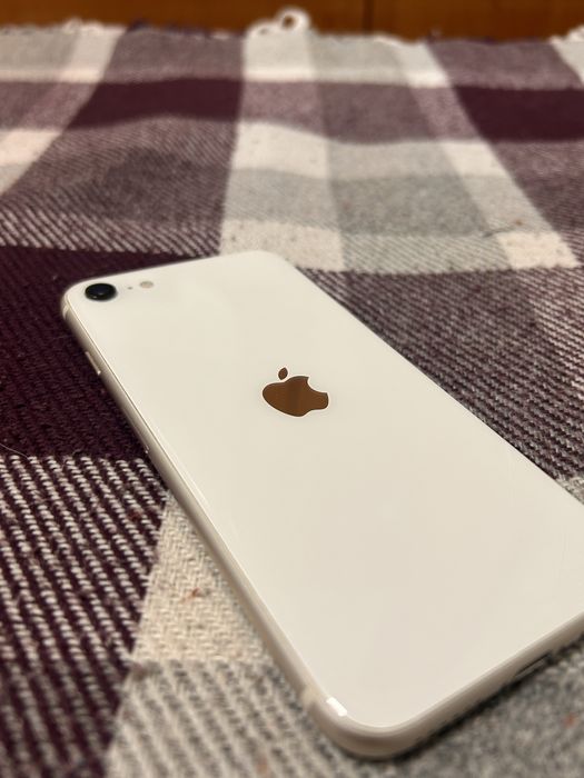 iPhone SE 2020 78% аккумулятор