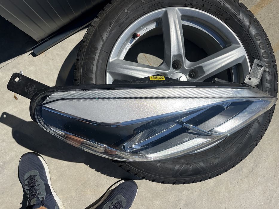 Ляв и десен фар Ford Fiesta 2018-