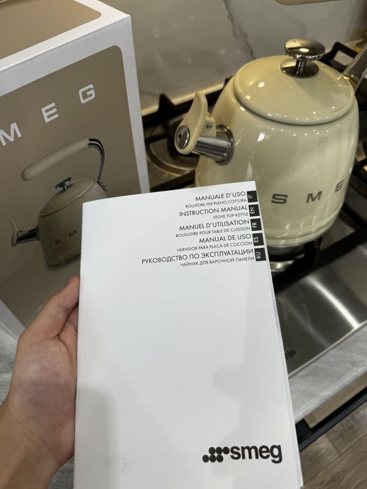 Smeg чайник для плиты 2.3 л