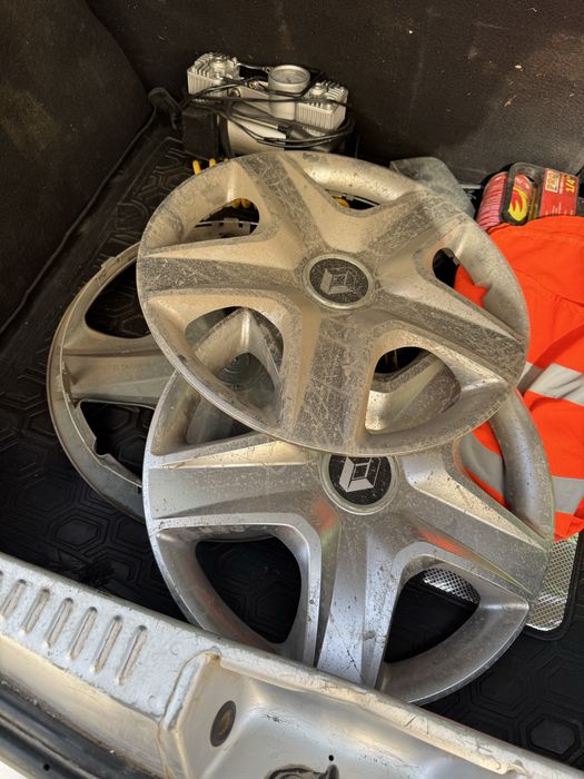 Продам колпаки на диски Renault