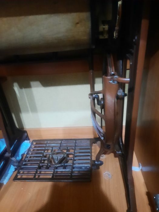 Продам швейную машинку. Раритет