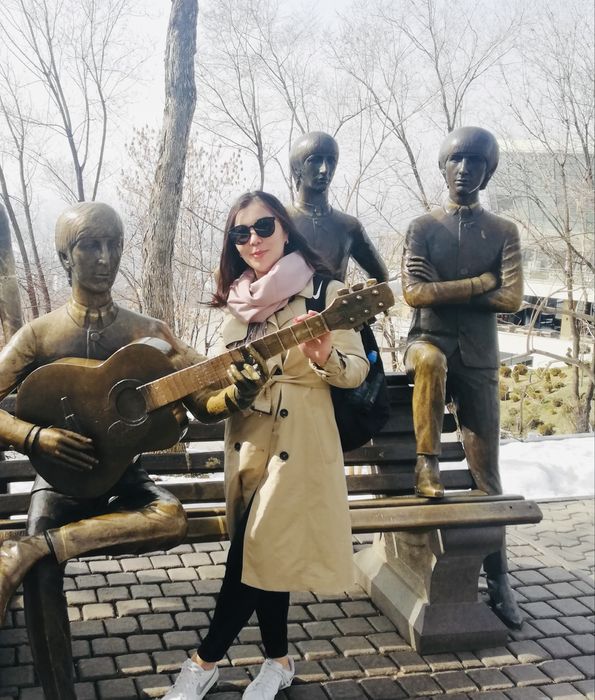 Тренч на весну от  Mango