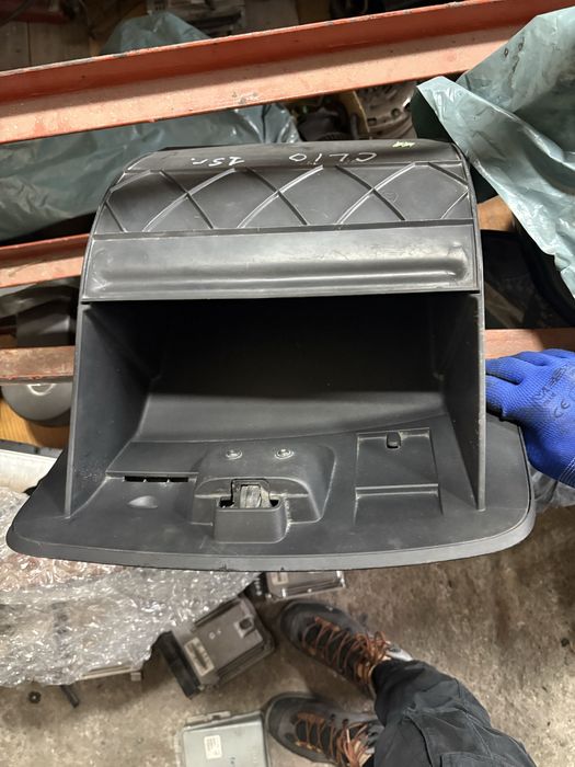 Renault Clio 2015 година Жабка