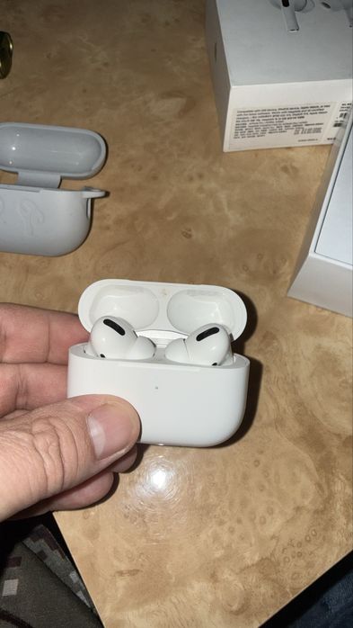 Наушники Airpods pro