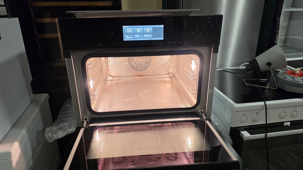 Фурна с пара Miele DGC6800