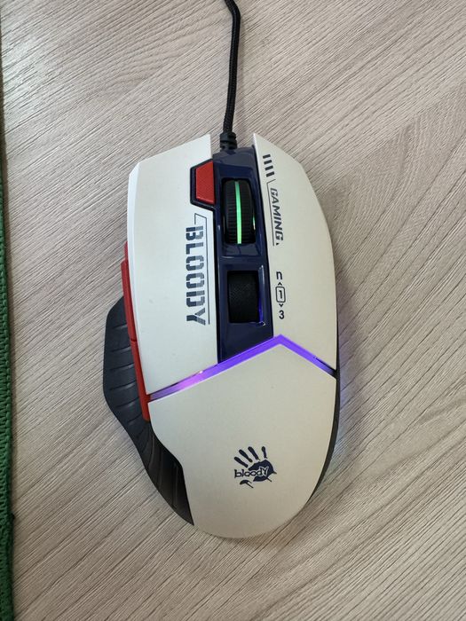 Продам мышку игровую