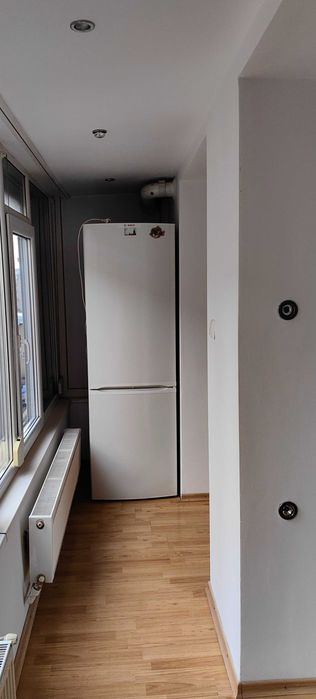 Închiriez garsoniera, super central, et 1