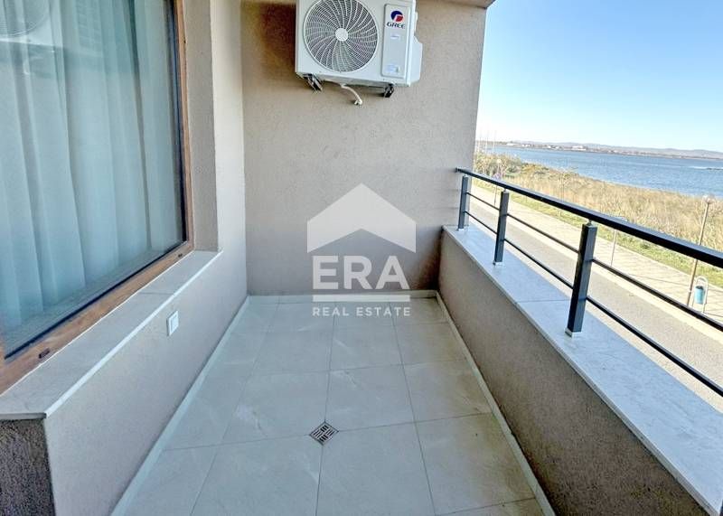 Двустаен апартамент до Гранд хотел Поморие в нова луксозна сграда .