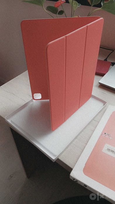 Продаю чехол на ipad 12.9. новый в коробке.