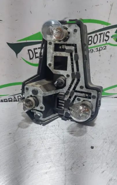Soclu becuri lampa stop pe aripa dreapta 7M0 945 255 A Volkswagen VW