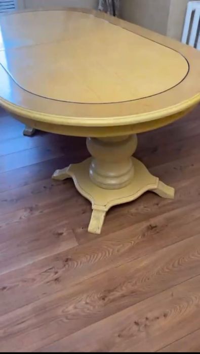 Продам стол раздвижной дерево.