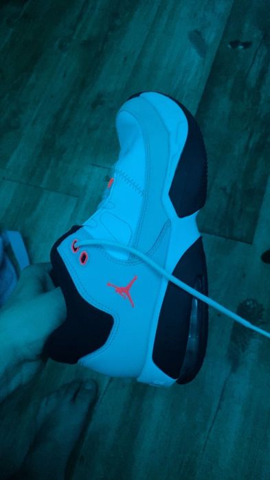 jordan max aura 3