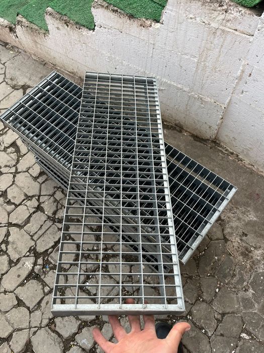 Trepte zincate gretare zincate